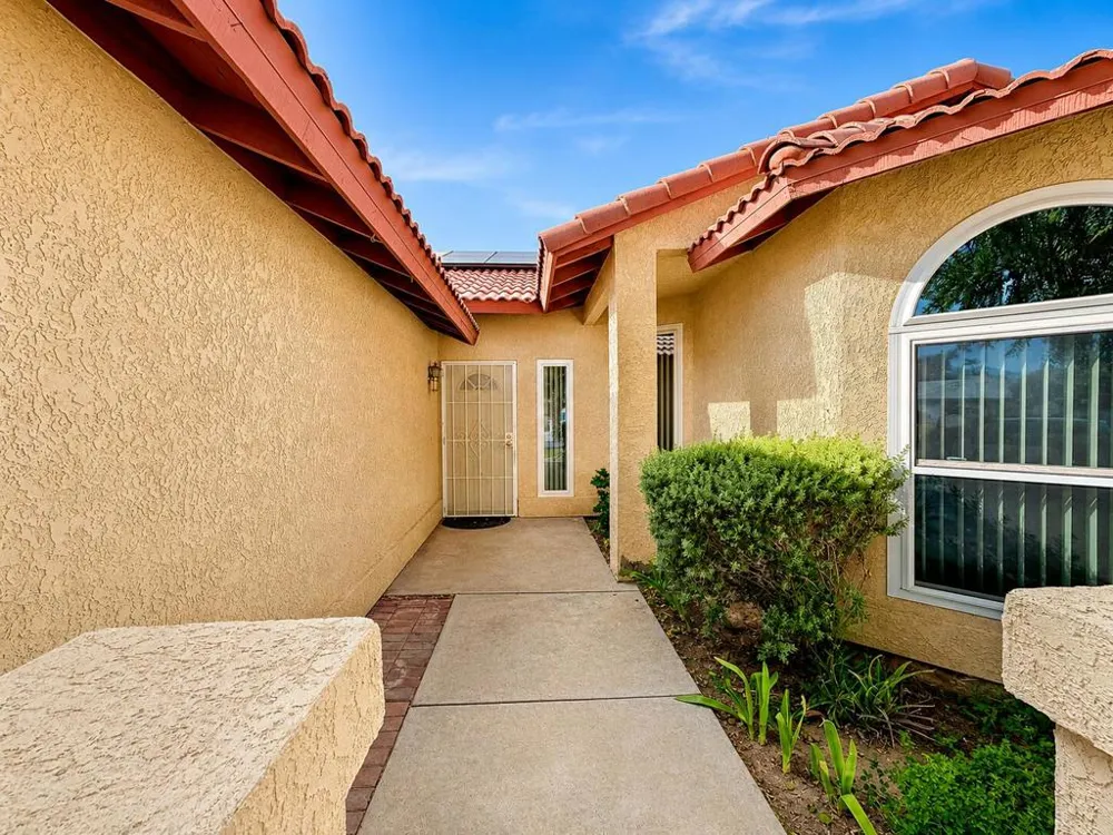 68412 Descanso Circle Cathedral City, CA 92234