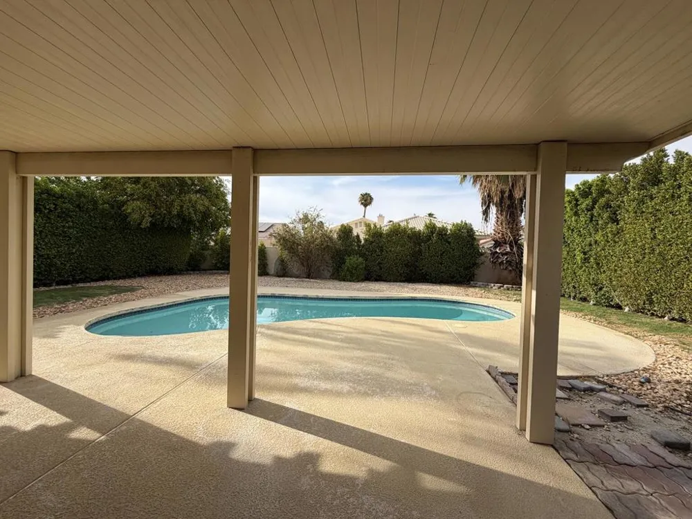 68412 Descanso Circle Cathedral City, CA 92234