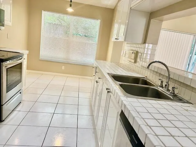 7570 NW 47TH AVENUE Coconut Creek, FL 33073
