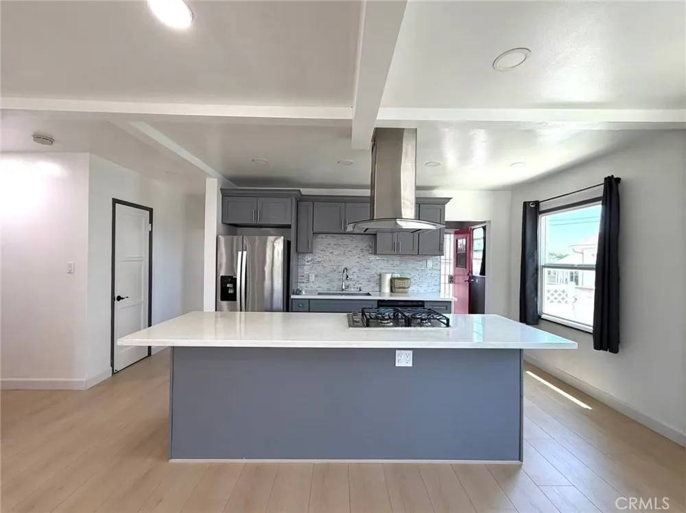 2132 Divine Monterey Park, CA 91754