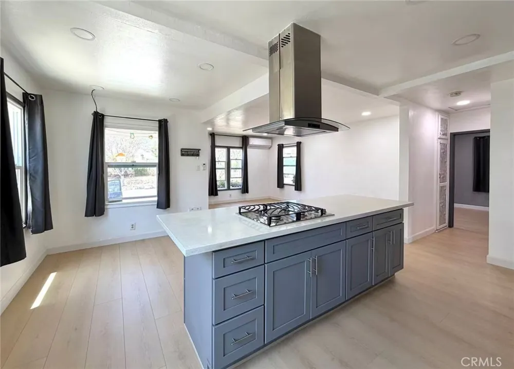 2132 Divine Monterey Park, CA 91754