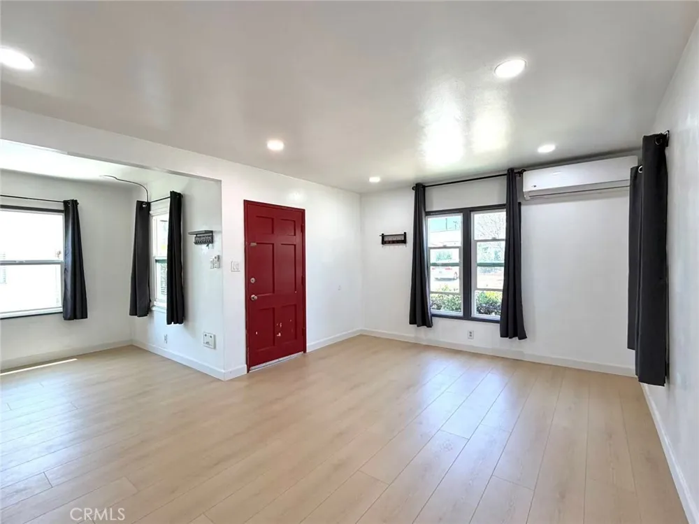 2132 Divine Monterey Park, CA 91754