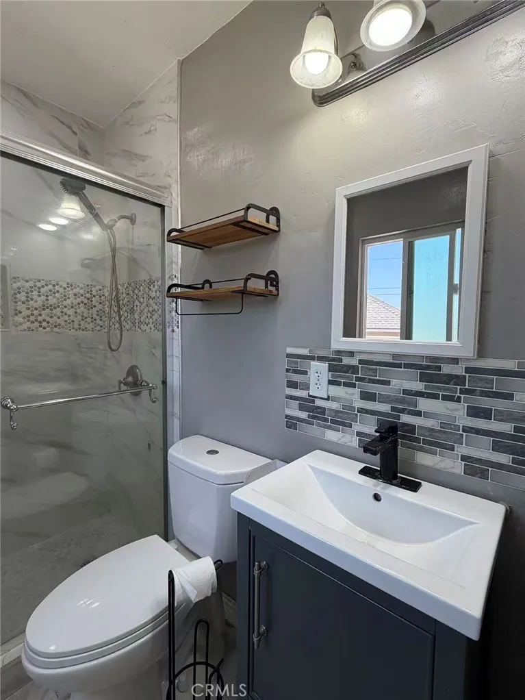 2132 Divine Monterey Park, CA 91754