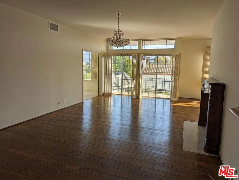 100 Wetherly Drive #3D Los Angeles, CA 90048