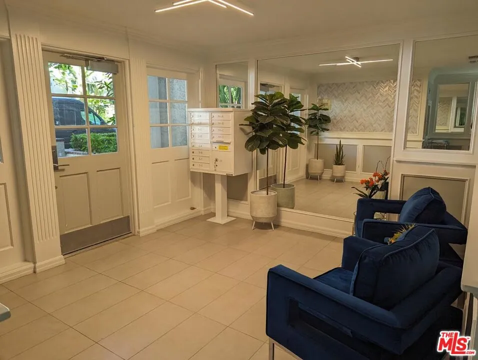 100 Wetherly Drive #3D Los Angeles, CA 90048