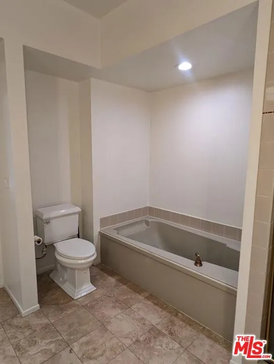 100 Wetherly Drive #3D Los Angeles, CA 90048