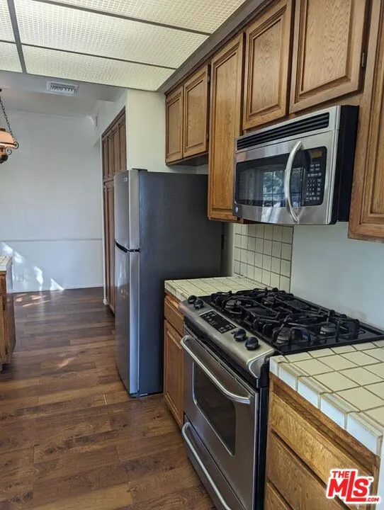 100 Wetherly Drive #3D Los Angeles, CA 90048