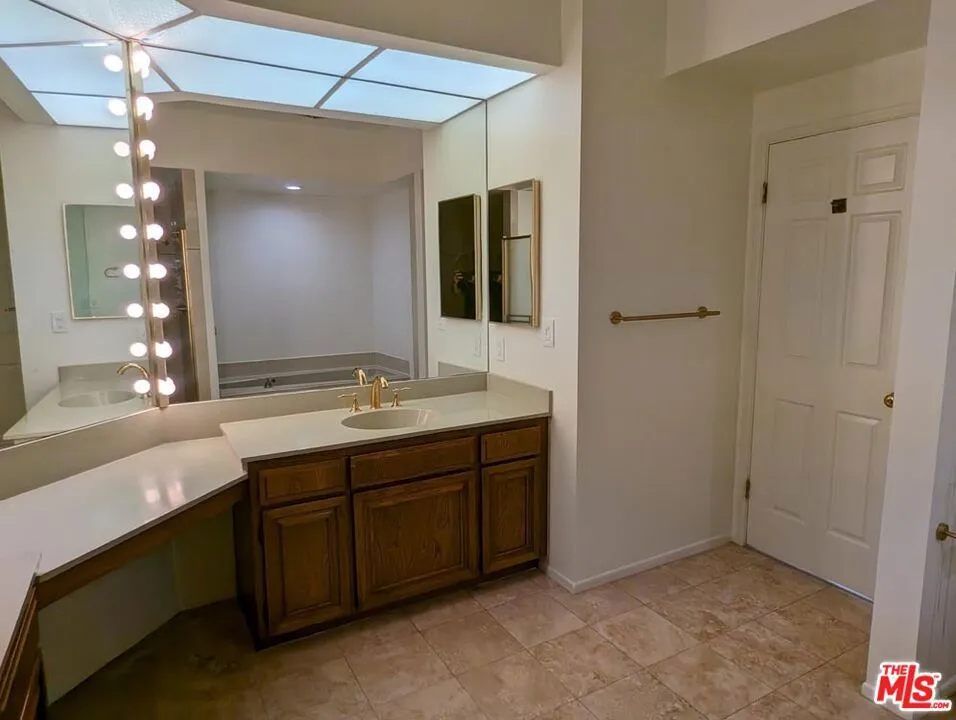 100 Wetherly Drive #3D Los Angeles, CA 90048