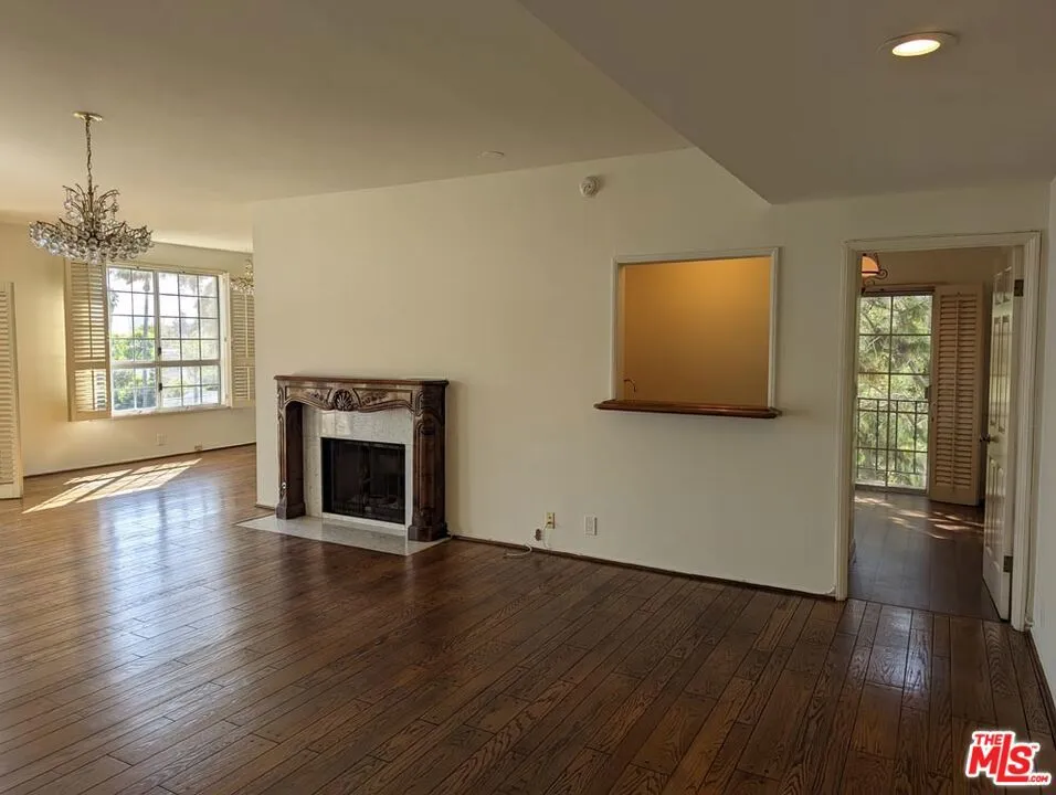 100 Wetherly Drive #3D Los Angeles, CA 90048