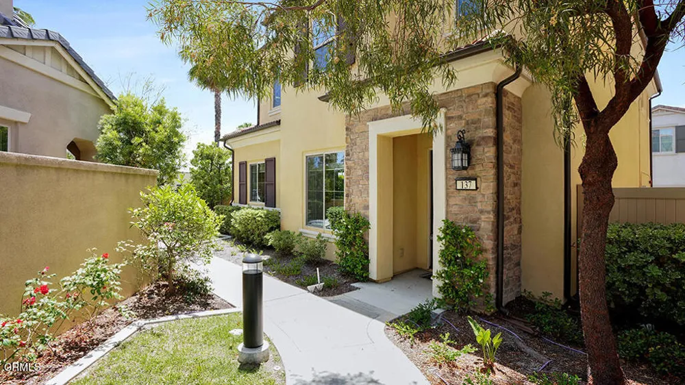 137 Primrose Drive Lake Forest, CA 92610