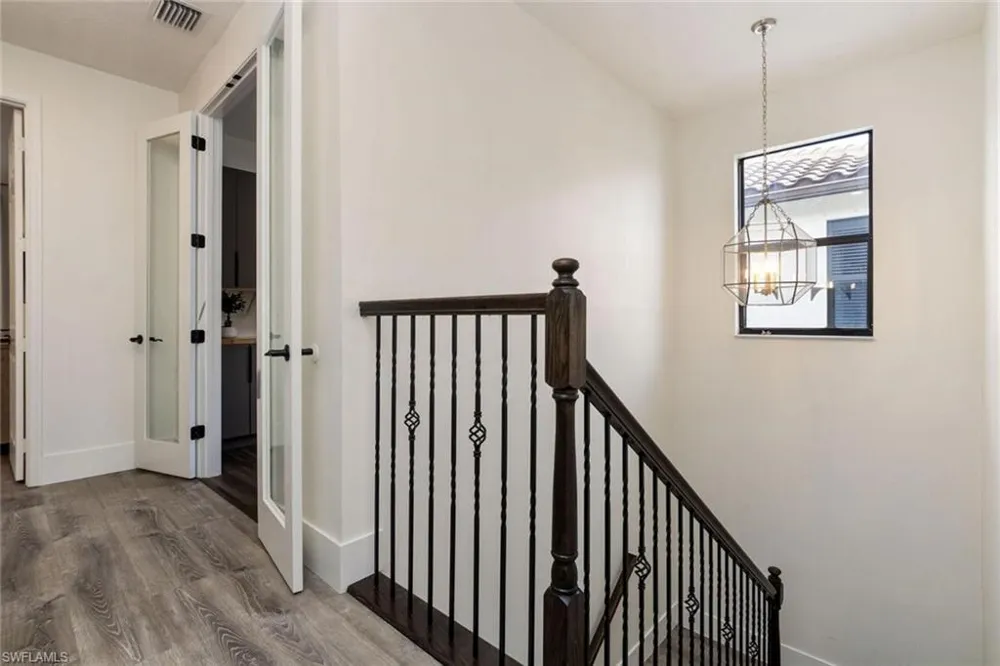 8785 Madrid Circle Naples, FL 34104