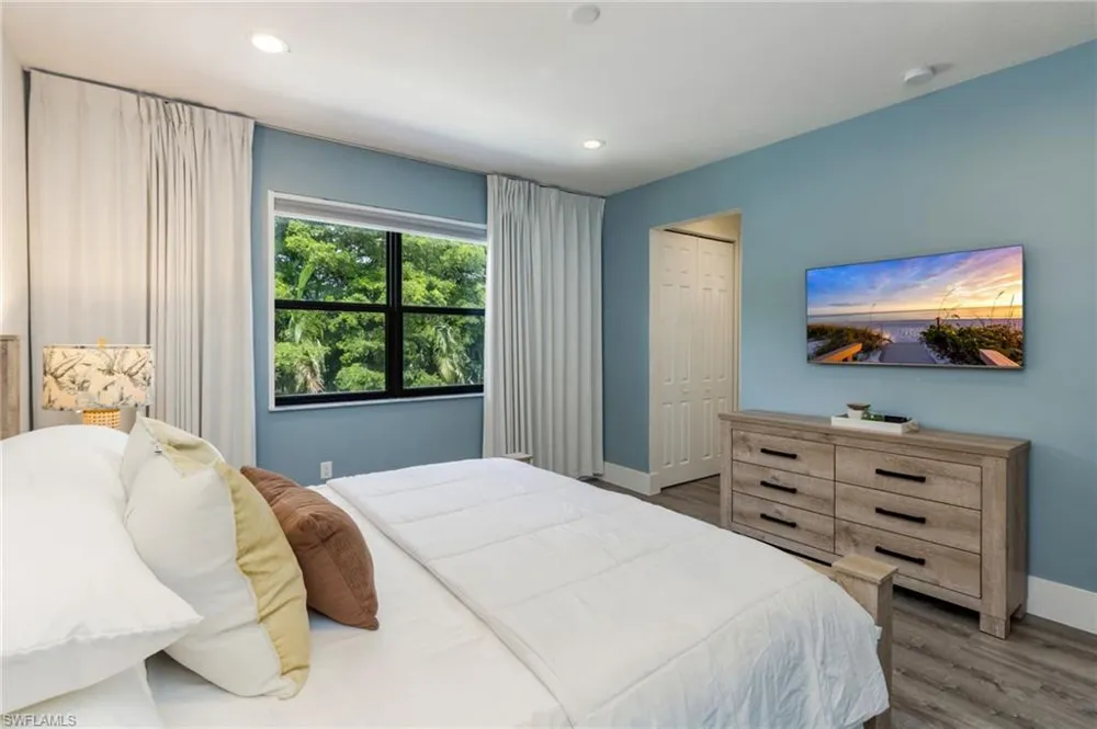 8785 Madrid Circle Naples, FL 34104