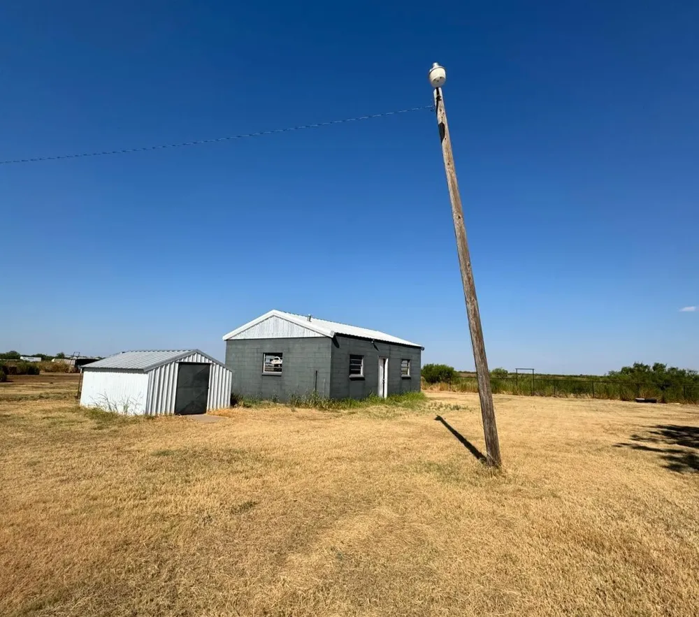 1807 Tx-6 Quanah, TX 79252