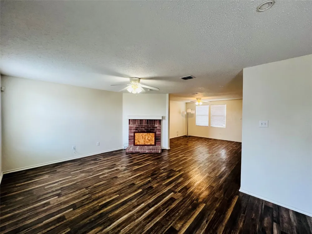 6209 Thoroughbred Trail Denton, TX 76210