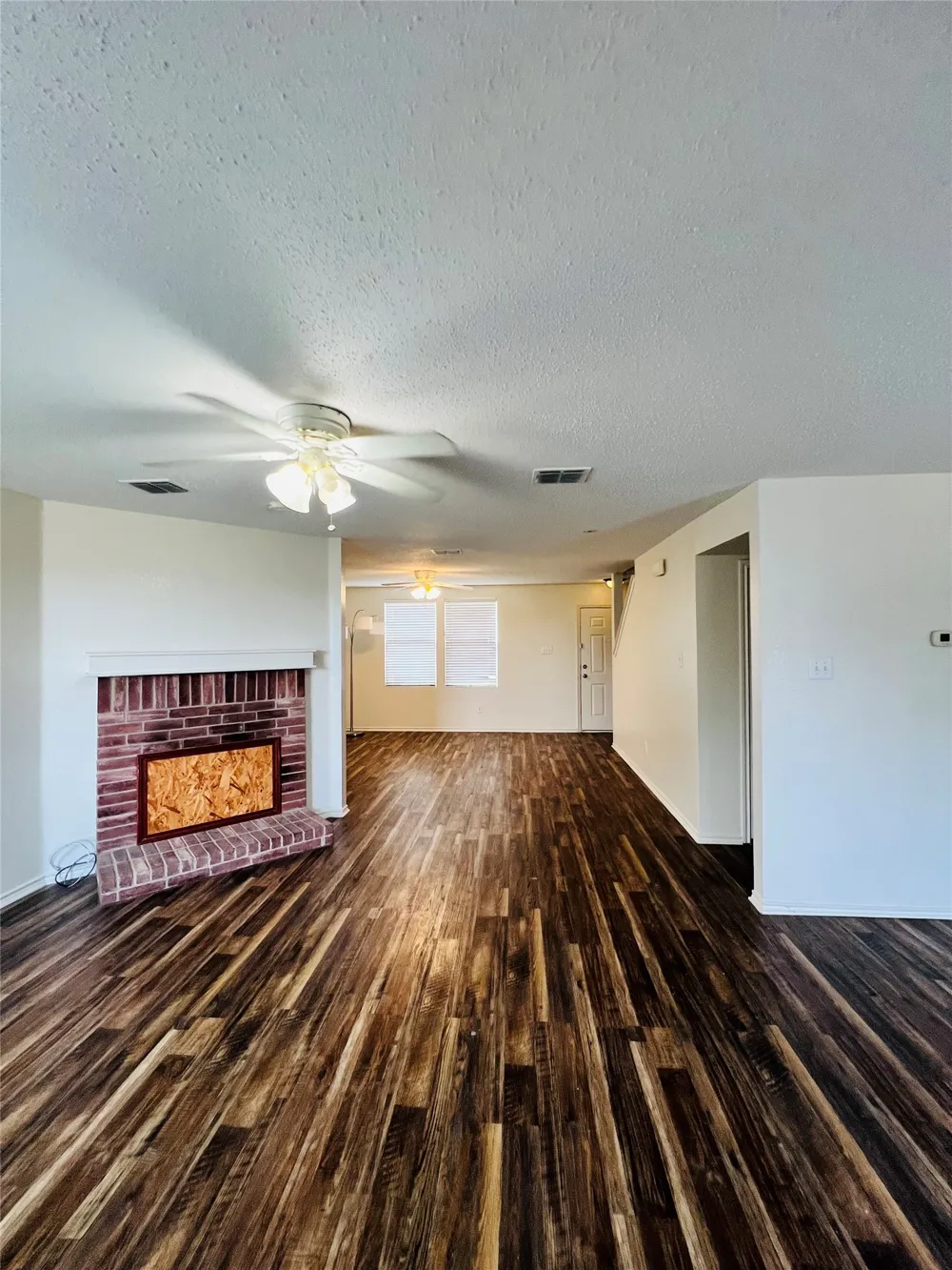 6209 Thoroughbred Trail Denton, TX 76210