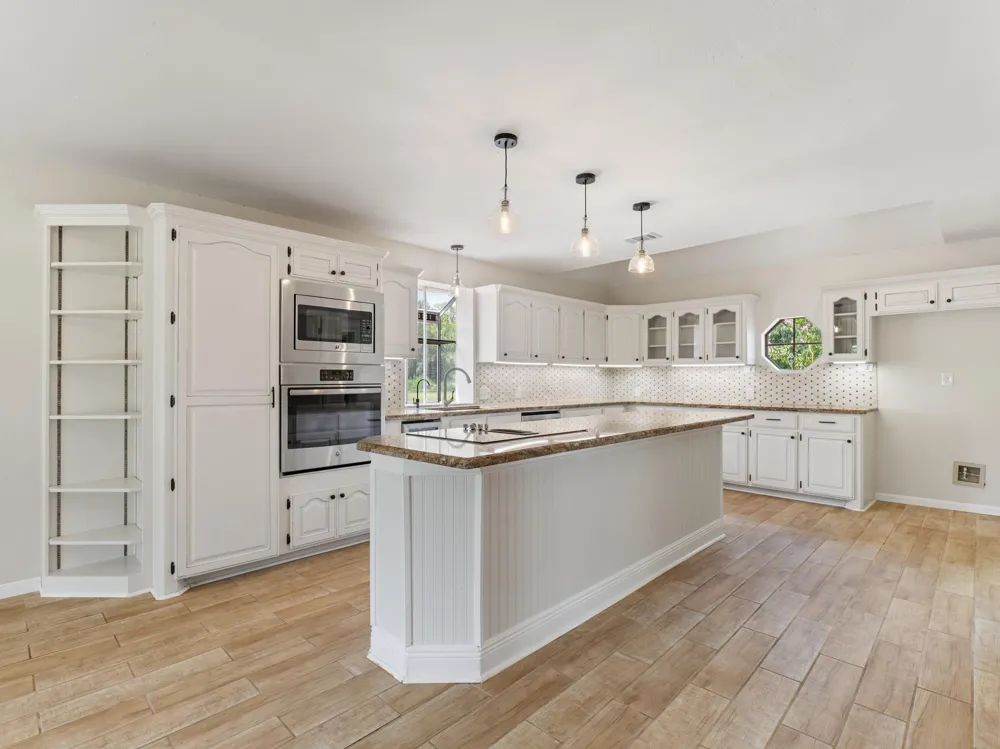 1707 County Road 348 Brazoria, TX 77422