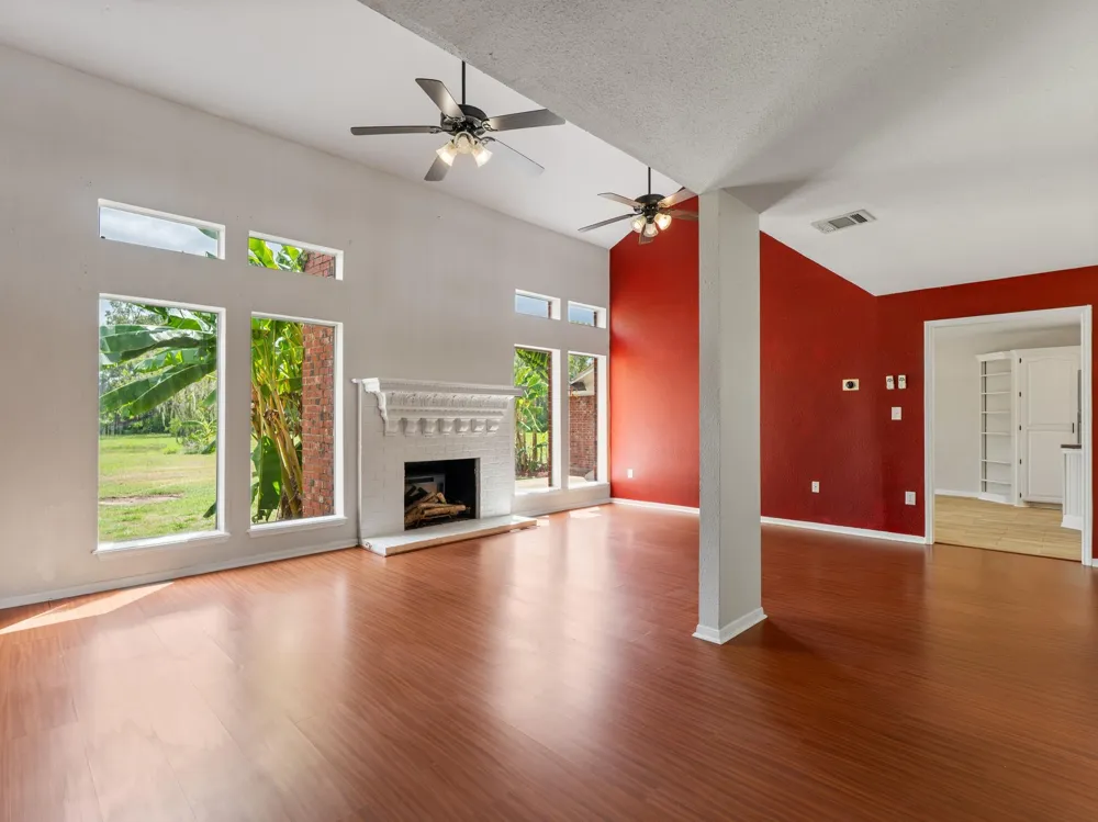 1707 County Road 348 Brazoria, TX 77422