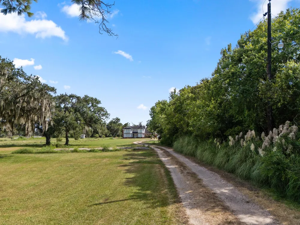 1707 County Road 348 Brazoria, TX 77422