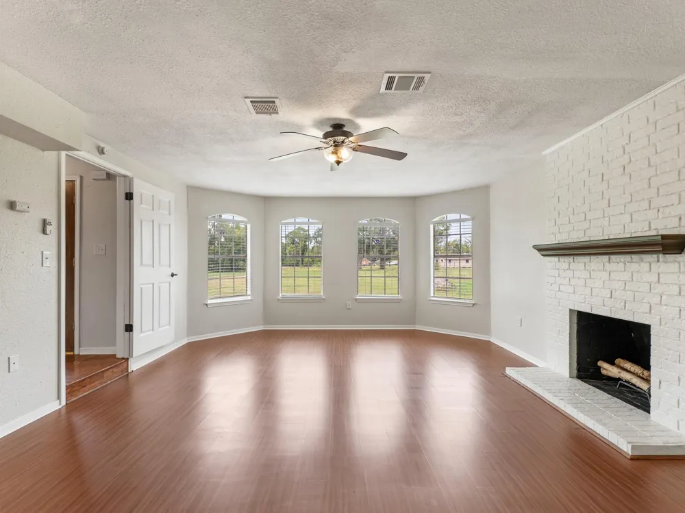 1707 County Road 348 Brazoria, TX 77422