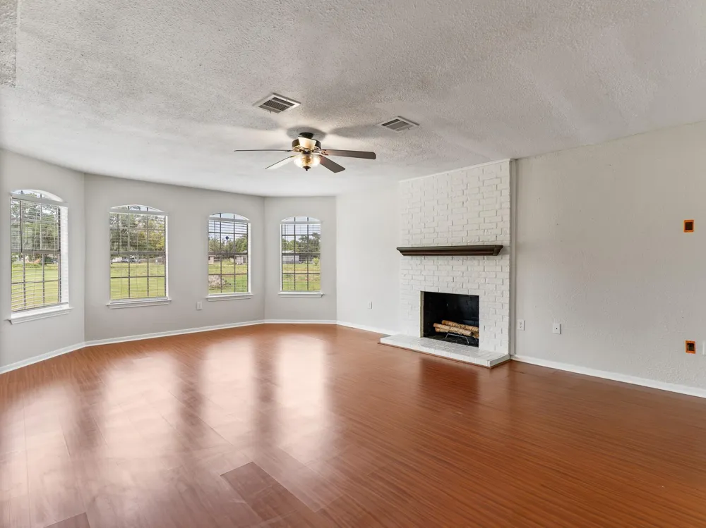 1707 County Road 348 Brazoria, TX 77422