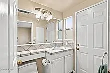 273 Locust Avenue Oak Park, CA 91377