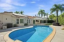 273 Locust Avenue Oak Park, CA 91377