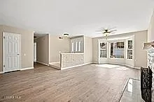 273 Locust Avenue Oak Park, CA 91377