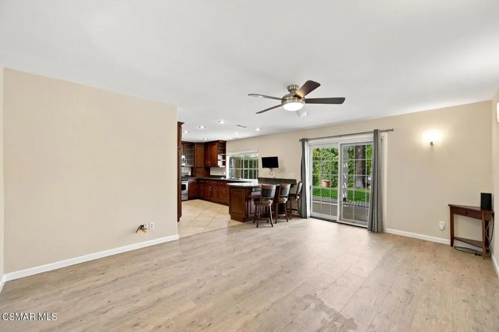 273 Locust Avenue Oak Park, CA 91377