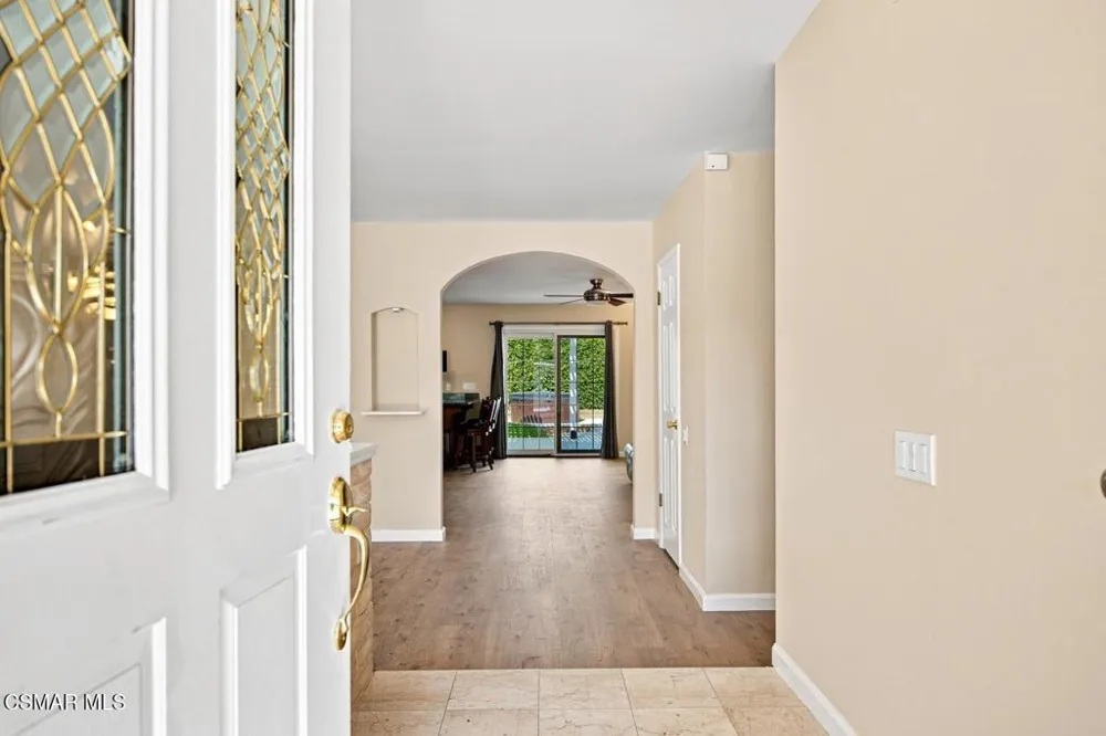 273 Locust Avenue Oak Park, CA 91377