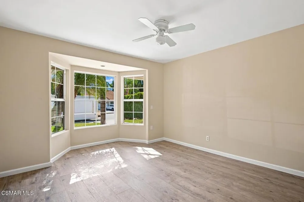 273 Locust Avenue Oak Park, CA 91377