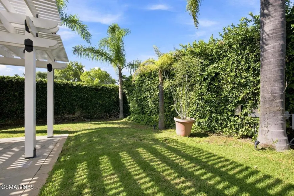 273 Locust Avenue Oak Park, CA 91377