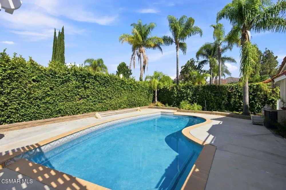 273 Locust Avenue Oak Park, CA 91377