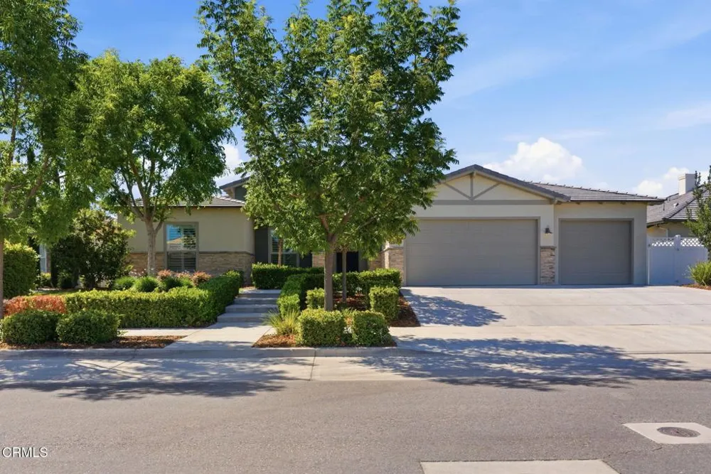 13529 Stonethwaite Lane Bakersfield, CA 93311