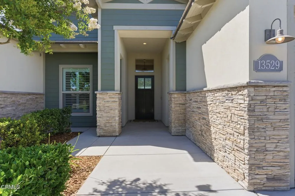 13529 Stonethwaite Lane Bakersfield, CA 93311
