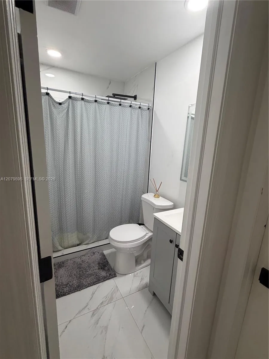 10411 SW sw 51st St Miami, FL 33165
