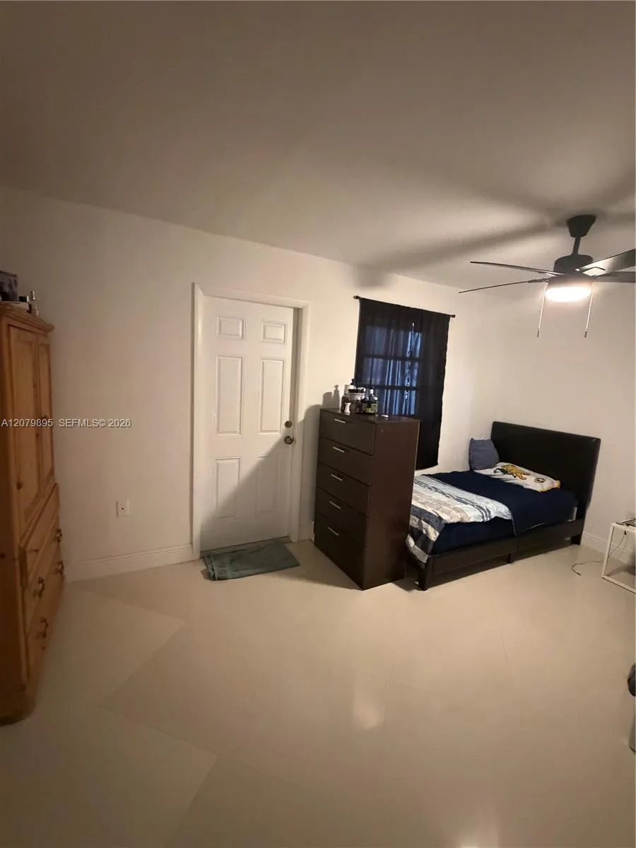 10411 SW sw 51st St Miami, FL 33165