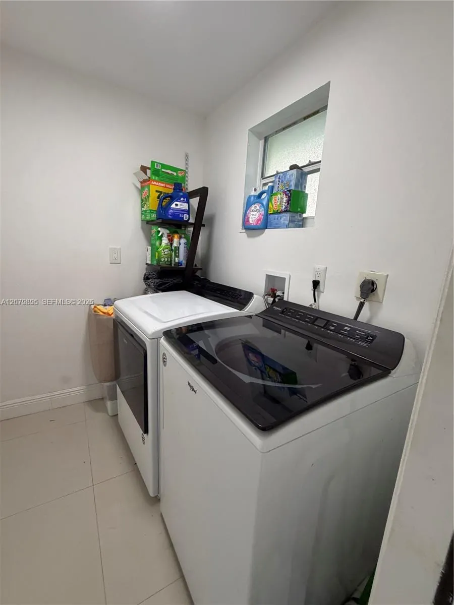 10411 SW sw 51st St Miami, FL 33165