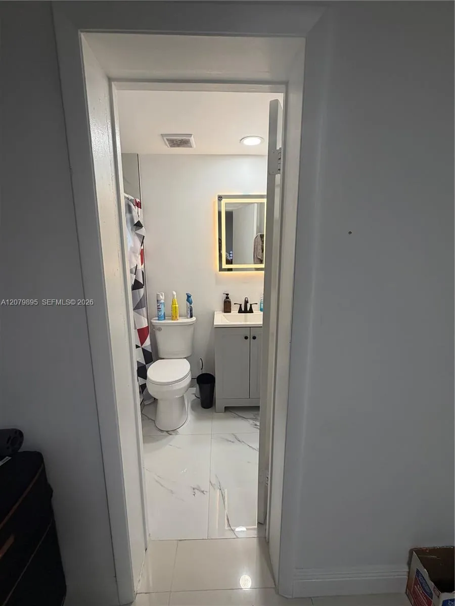 10411 SW sw 51st St Miami, FL 33165
