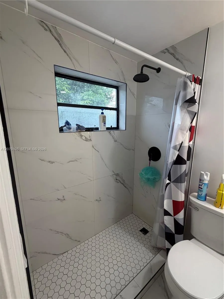 10411 SW sw 51st St Miami, FL 33165
