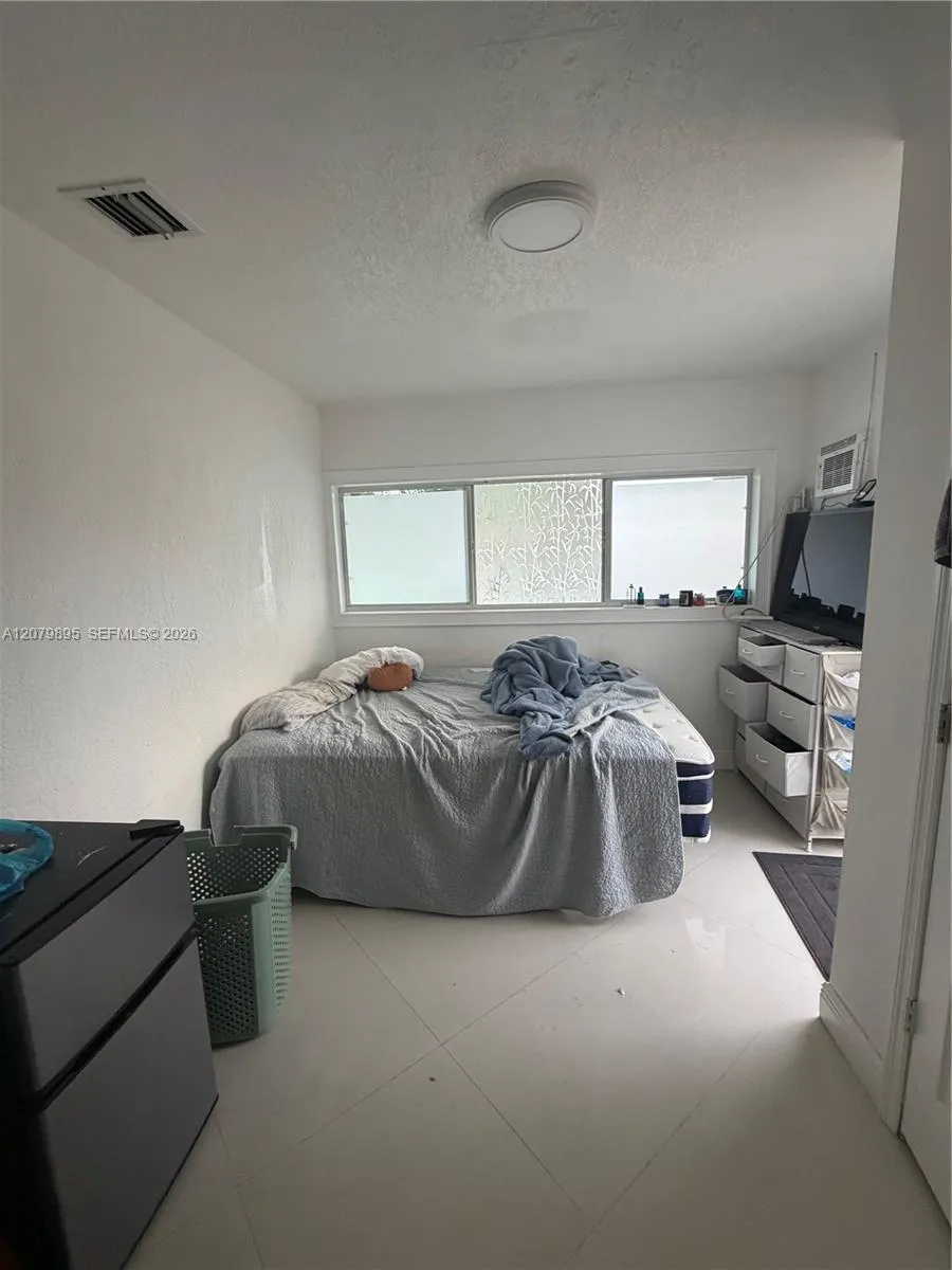 10411 SW sw 51st St Miami, FL 33165