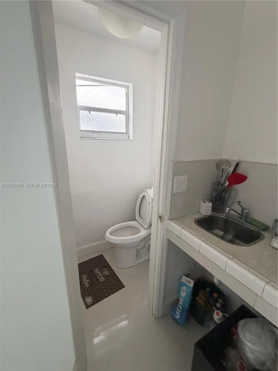 10411 SW sw 51st St Miami, FL 33165
