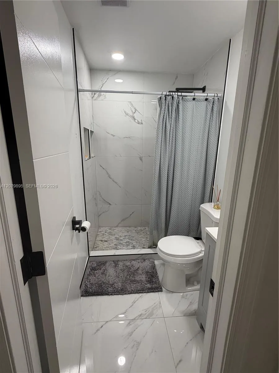10411 SW sw 51st St Miami, FL 33165