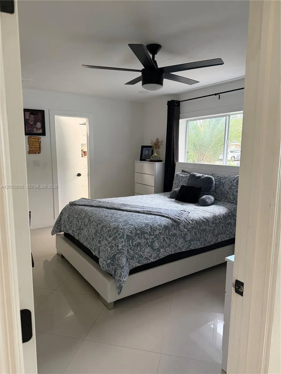 10411 SW sw 51st St Miami, FL 33165