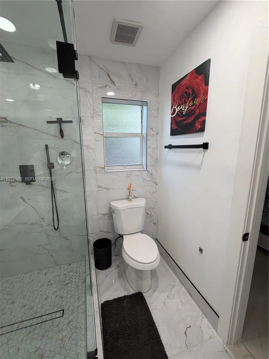10411 SW sw 51st St Miami, FL 33165
