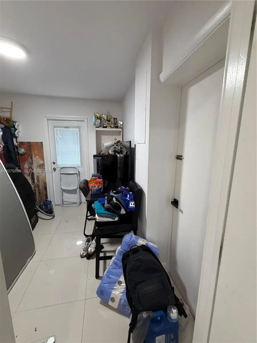 10411 SW sw 51st St Miami, FL 33165
