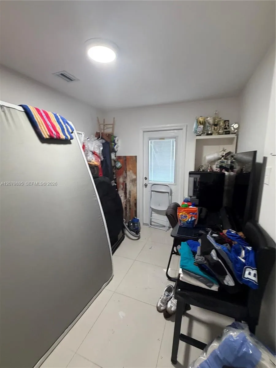 10411 SW sw 51st St Miami, FL 33165