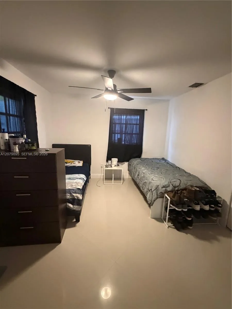 10411 SW sw 51st St Miami, FL 33165