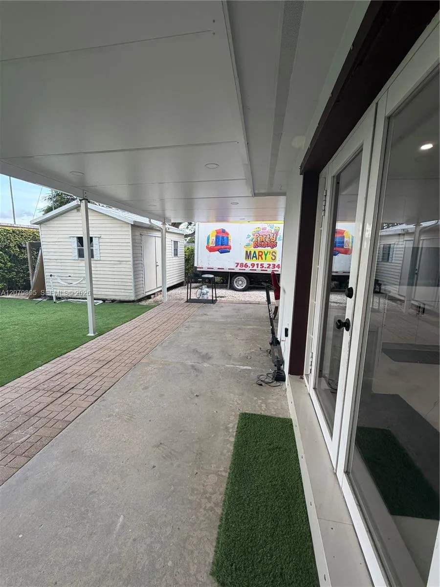 10411 SW sw 51st St Miami, FL 33165