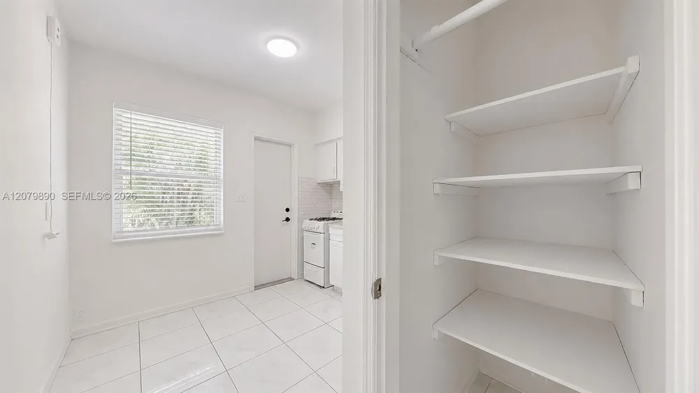 2499 SW 27th St #3 Miami, FL 33133