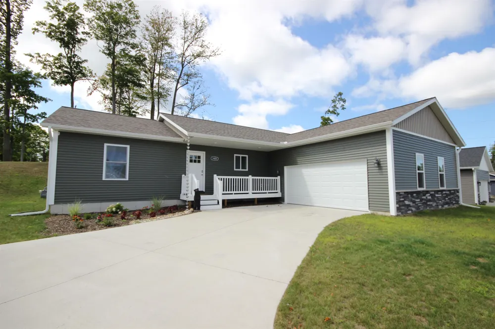 1420 Umber Drive Garfield Charter Township, MI 49696